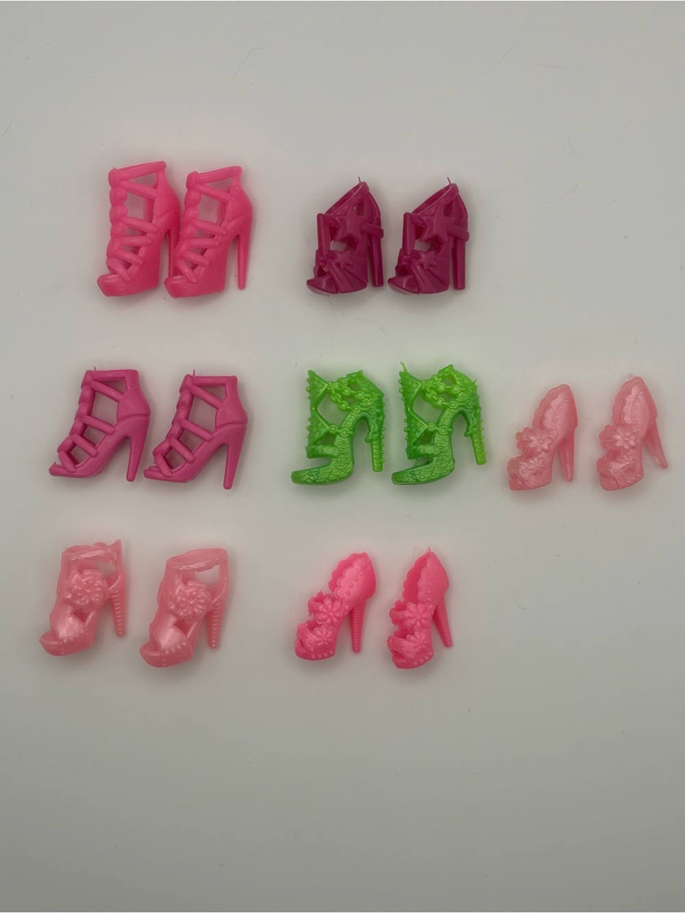 Lot of 7 pairs of fashion doll shoes